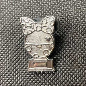 Minnie Mouse Trophy Trading Pin